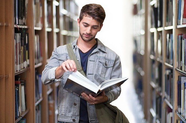 Tipos de máster universitario para conseguir el permiso de residencia en España