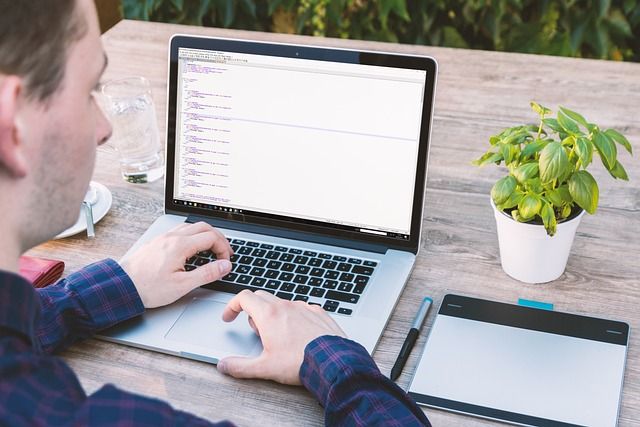 Trabajo en informática y marketing digital y el permiso de residencia en España