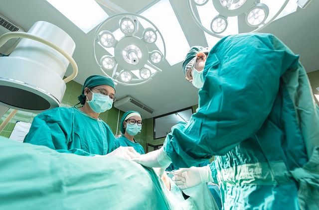 Cómo TRABAJAR de MÉDICO en España si eres Extranjero con CONTRATO de TRABAJO en la SANIDAD ESPAÑOLA con o sin MIR y cómo CONSEGUIR un Permiso de RESIDENCIA en España